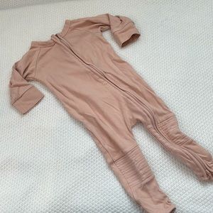 Goumi Kids Footie Pajamas - Peach color - 6-9M